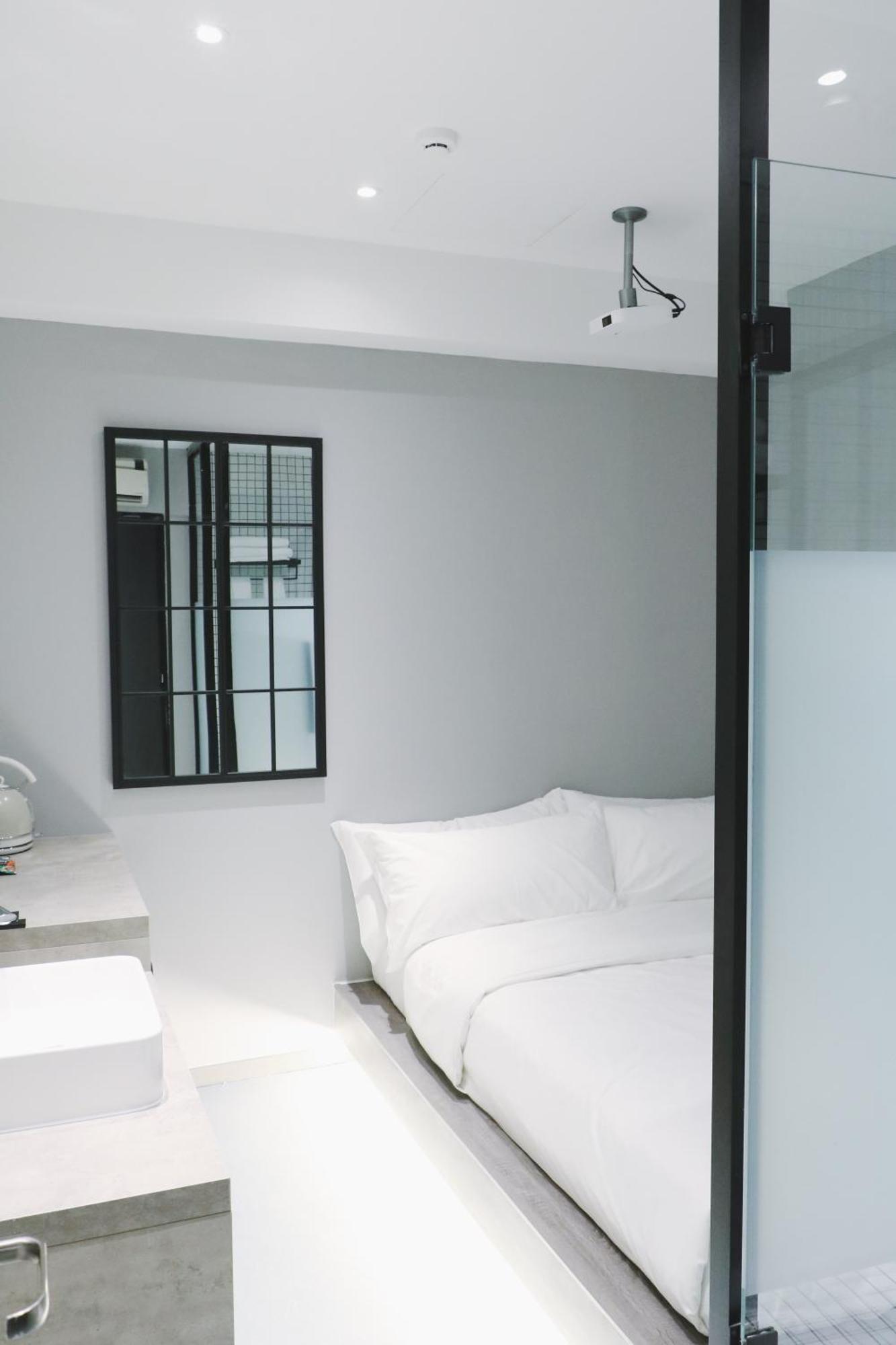 Standard Double Room No Window